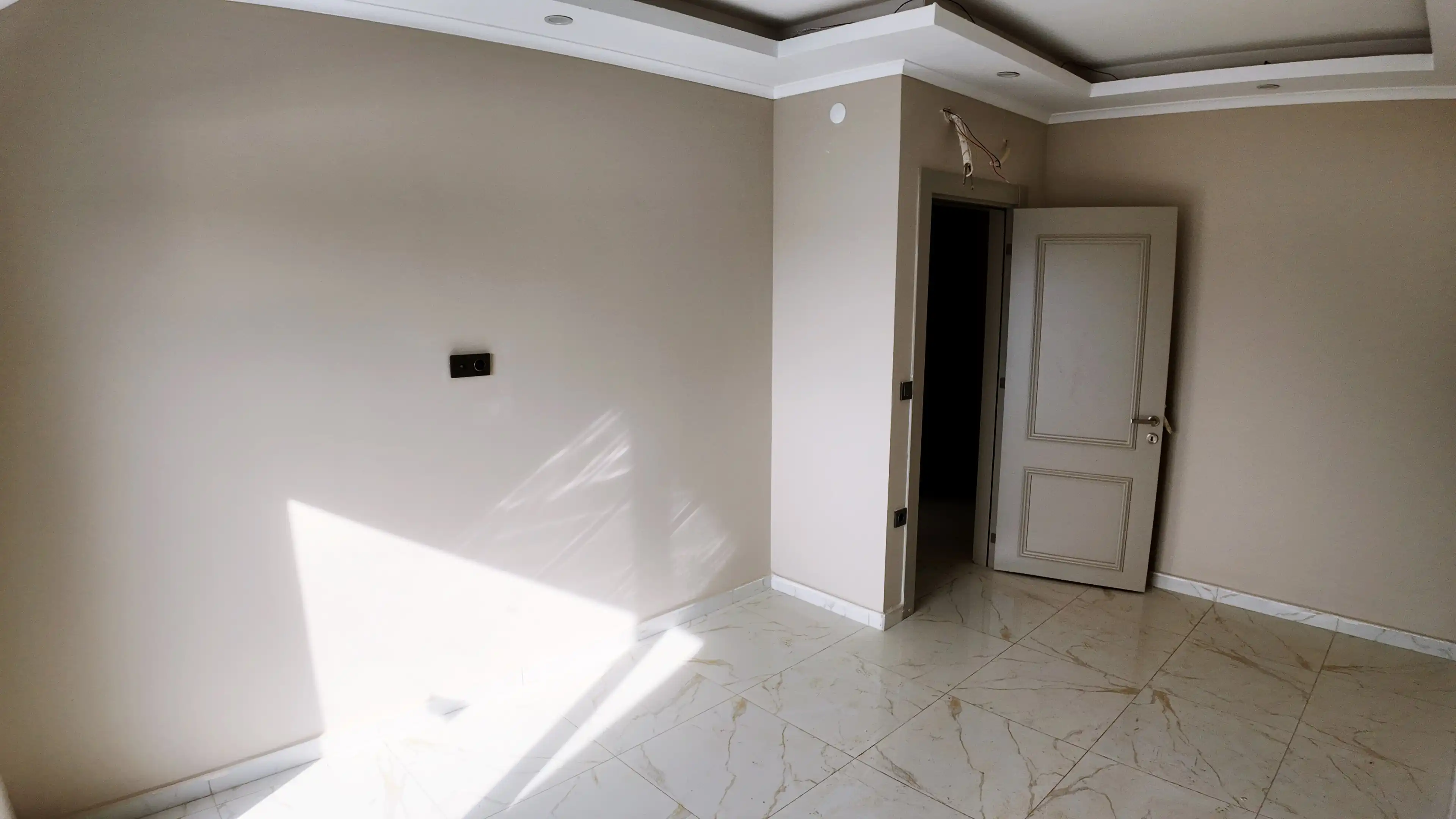 Изображение Стильный пентхаус 2+1 с просторными интерьерами и террасой