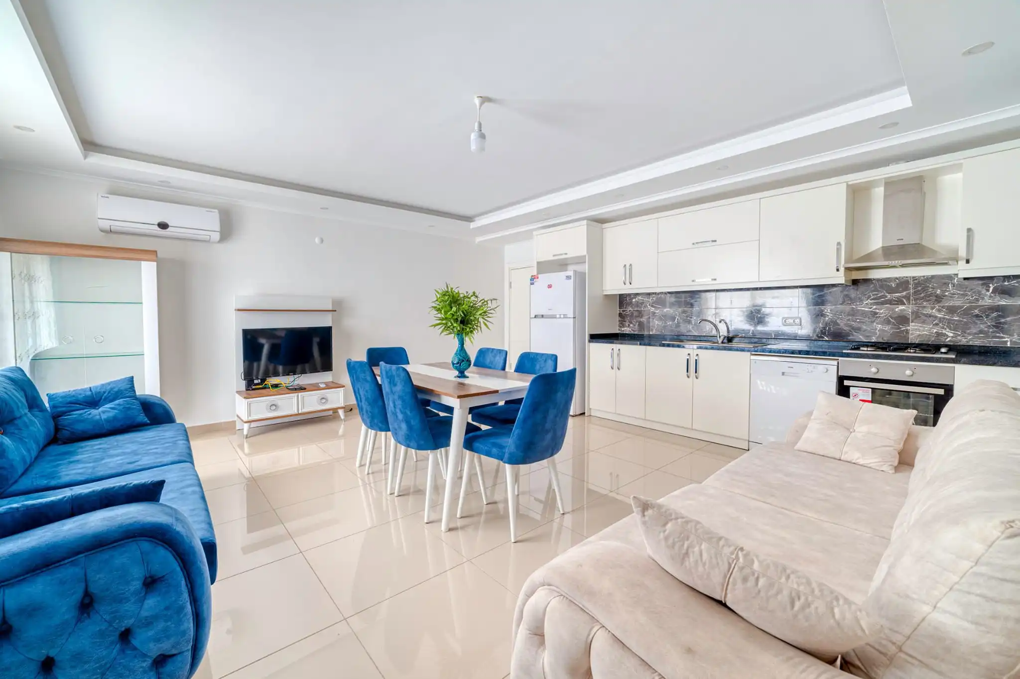 Изображение Просторная меблированная квартира 3+1 в 100 метрах от пляжа